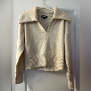 Express Women's V-Neck Cream Sweater
